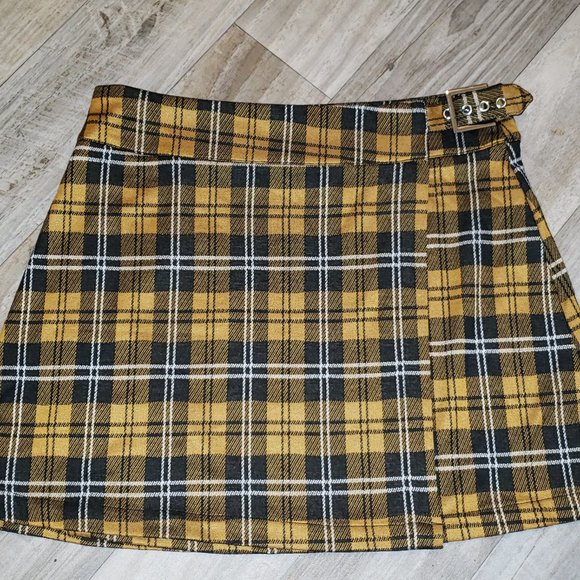 AE Yellow/Black Plaid/Tartan Skirt/Kilt